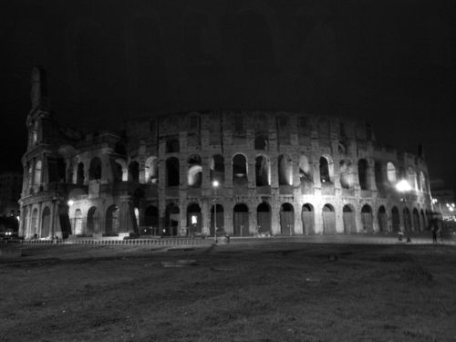 Paseo nocturno alrededor del Coliseo 1. 2016
