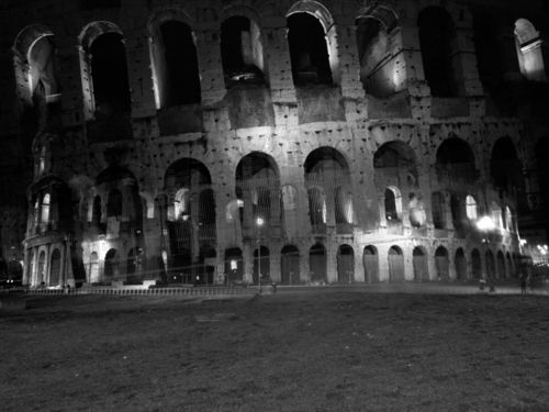 Paseo nocturno alrededor del Coliseo 2. 2016
