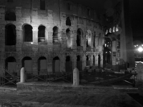 Paseo nocturno alrededor del Coliseo 11. 2016