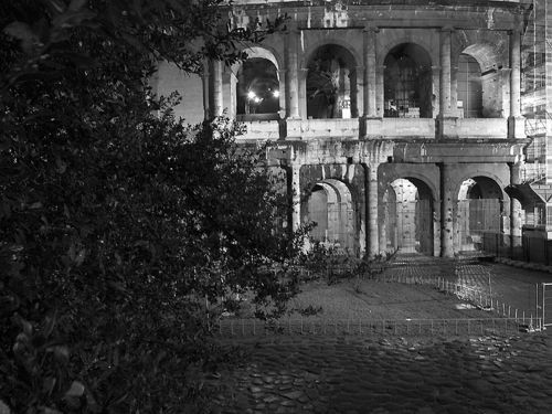 Paseo nocturno alrededor del Coliseo 14. 2016