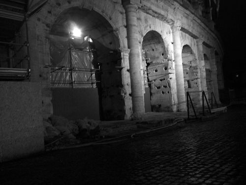 Paseo nocturno alrededor del Coliseo 17. 2016