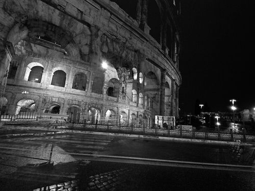 Paseo nocturno alrededor del Coliseo 26. 2016